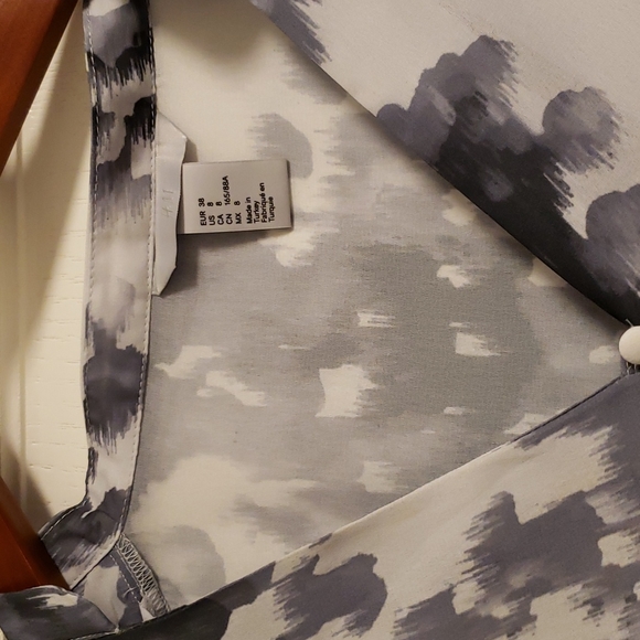 H&M blouse - Picture 2 of 6